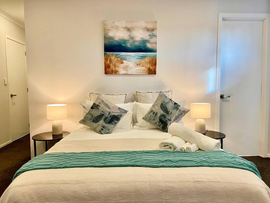 Morden Spacious New House Hamilton Luaran gambar
