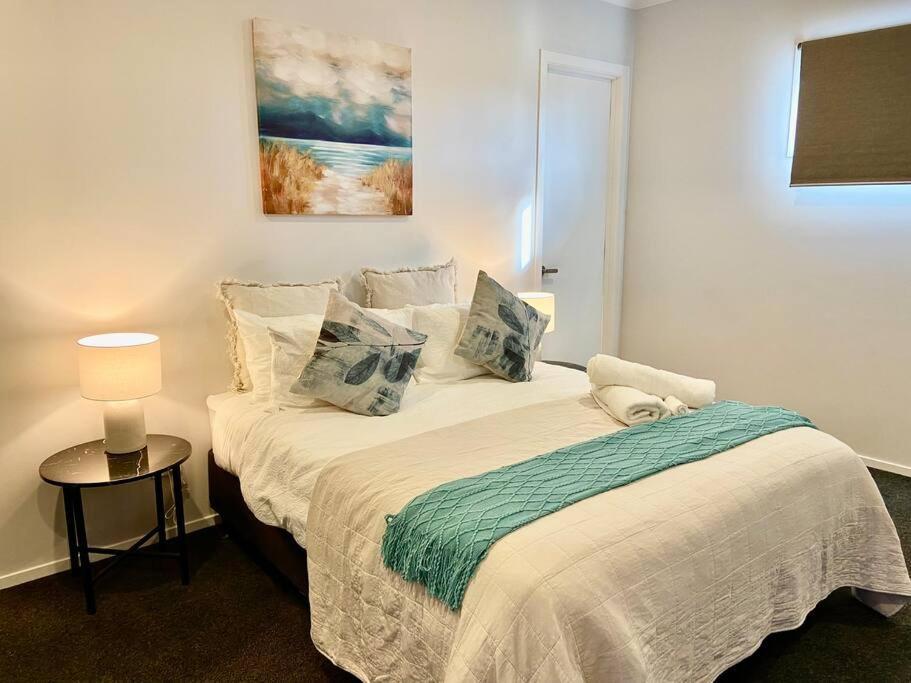 Morden Spacious New House Hamilton Luaran gambar