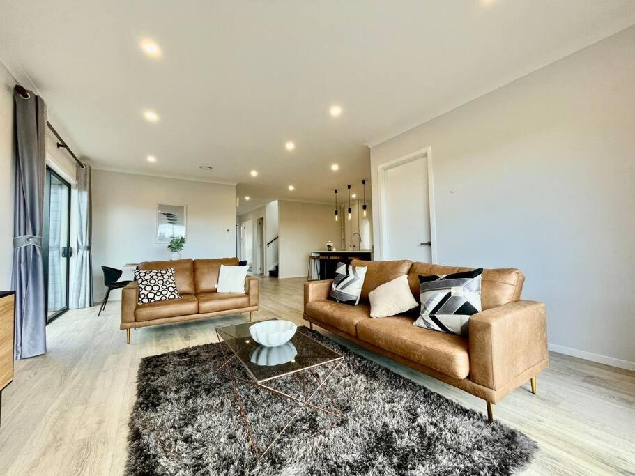 Morden Spacious New House Hamilton Luaran gambar