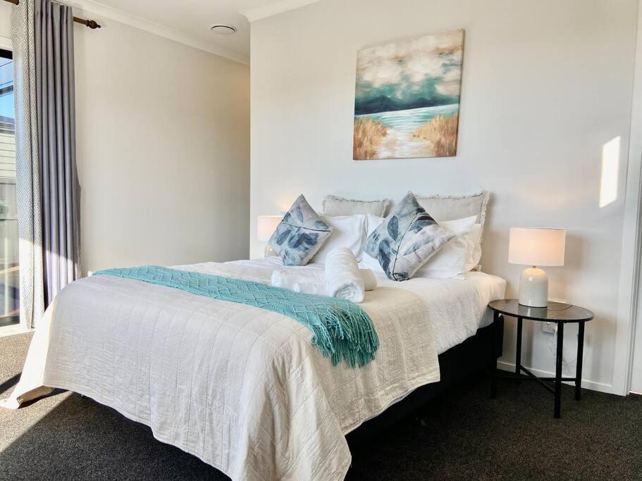 Morden Spacious New House Hamilton Luaran gambar