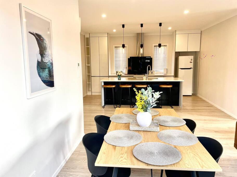 Morden Spacious New House Hamilton Luaran gambar